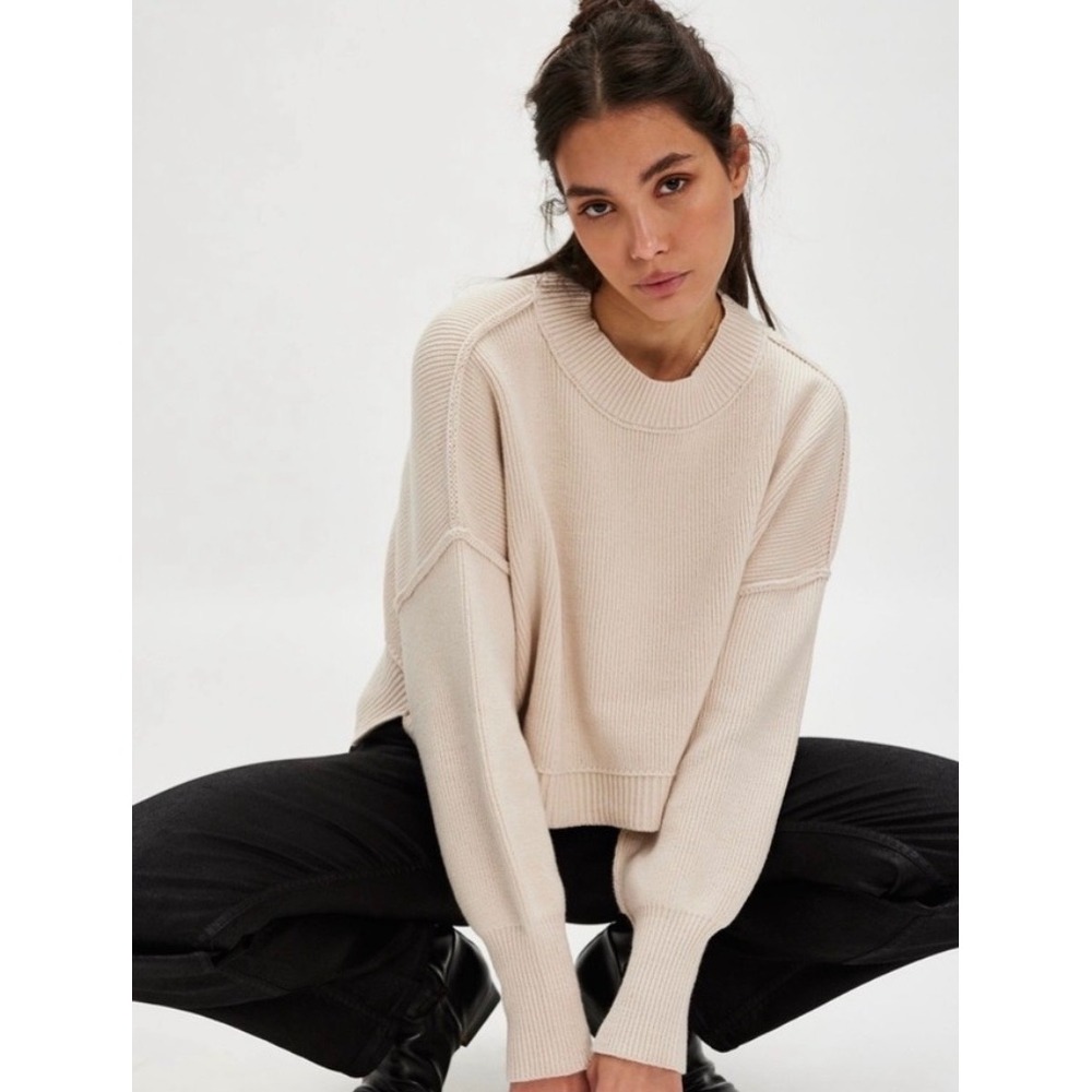 Free People Easy Street Crop Pullover in Pearl Size Medium Fall Cozy Knit